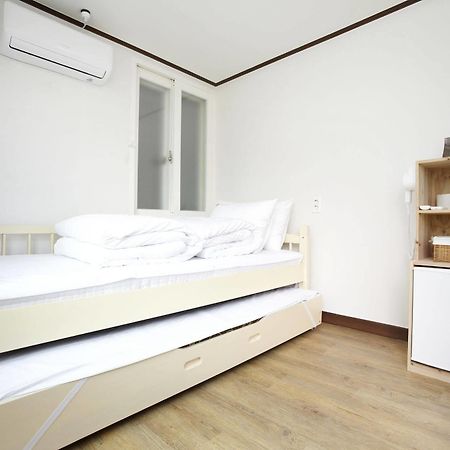 24 Guesthouse Sinchon Hongdae Seul Dış mekan fotoğraf