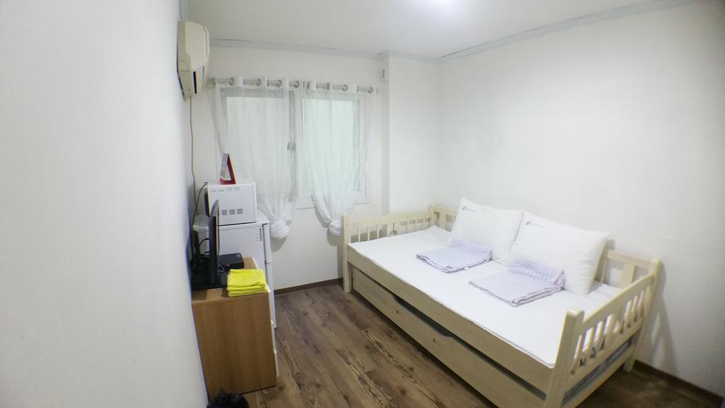 24 Guesthouse Sinchon Hongdae Seul Dış mekan fotoğraf