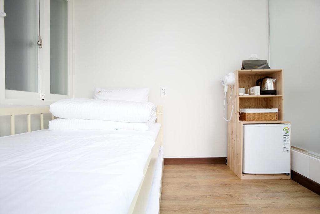 24 Guesthouse Sinchon Hongdae Seul Dış mekan fotoğraf