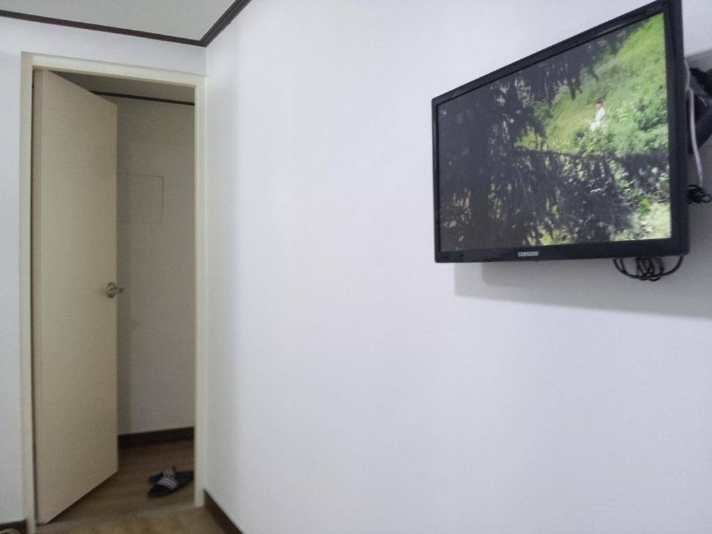 24 Guesthouse Sinchon Hongdae Seul Dış mekan fotoğraf