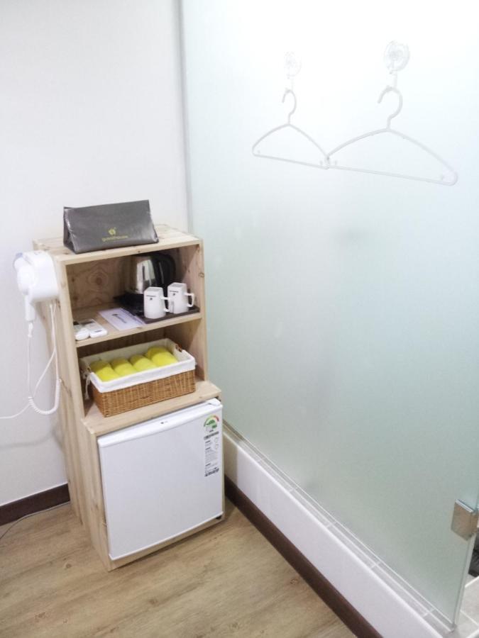 24 Guesthouse Sinchon Hongdae Seul Dış mekan fotoğraf